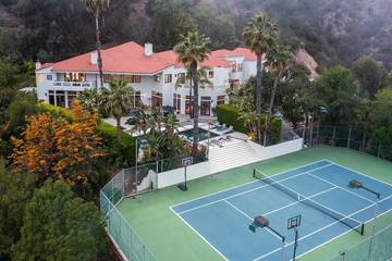 Glamping for 16 Guests in Bel Air, Los Angeles, Picture 3