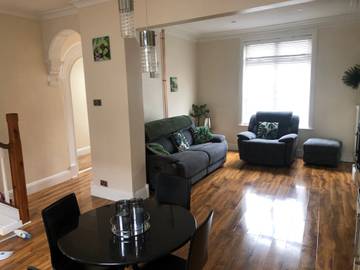 Holiday Rental for 5 People in Darlington, North East England, Photo 1