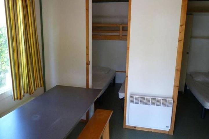 Gîte pour 5 personnes, avec terrasse et piscine, animaux acceptés à Camon - 3