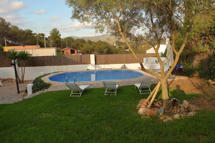 Casa rural para 8 personas, con vistas además de jardín y piscina en Olivella - 4