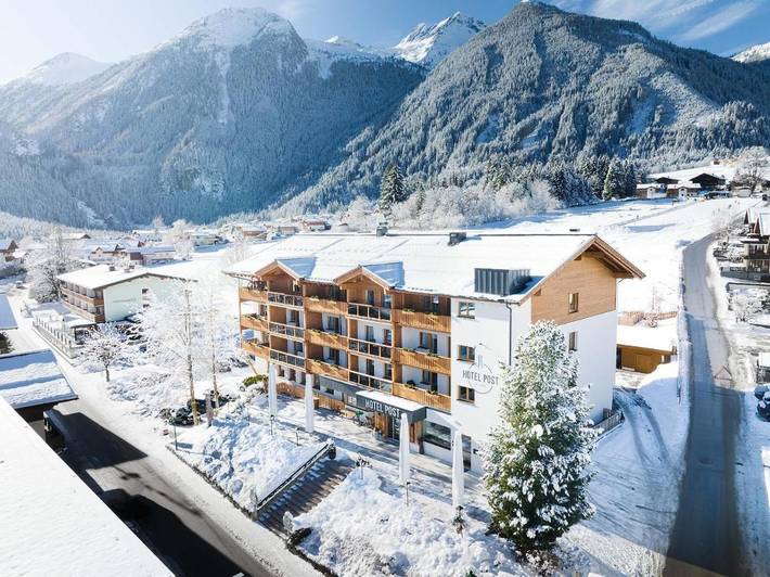 Hotel voor 4 personen, with tuin and uitzicht as well as sauna in Krimml