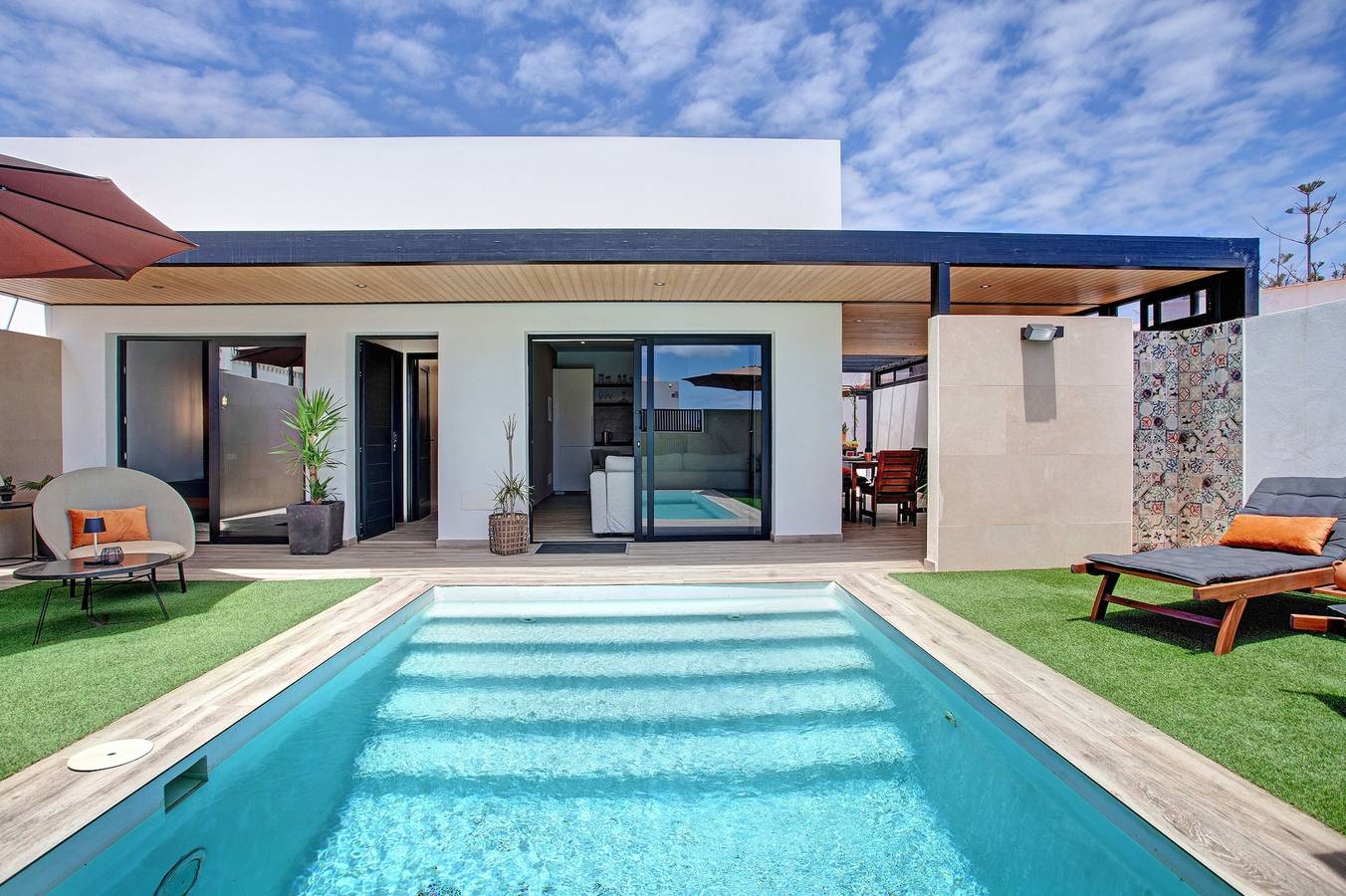 Casa de vacaciones "Villa Toro" con piscina privada, 2 terrazas privadas y Wi-Fi in Corralejo, La Oliva