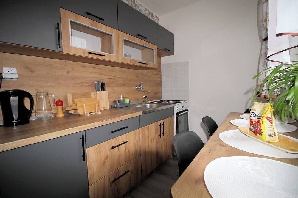 Ganze Wohnung, Cosy apartment, free parking, hudge kids playground, peaceful area. Welcome;). in Deutschendorf, Low Tatras