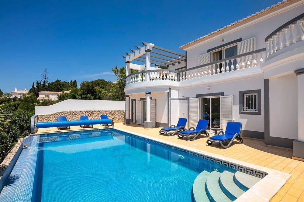Casa vacanza a Budens a partire da 304€ a notte