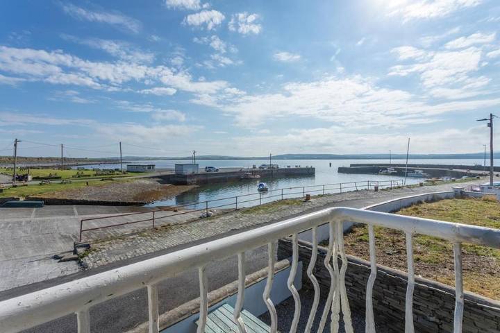 Location de vacances pour 8 personnes dans Liscannor