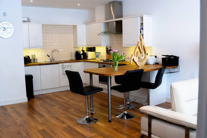 Apartment for 7 people, with terrace in Bromley