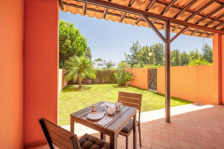 Apartamento entero, Apartamento de vacaciones para 4 personas con jardín in Aroeira, Charneca de Caparica e Sobreda