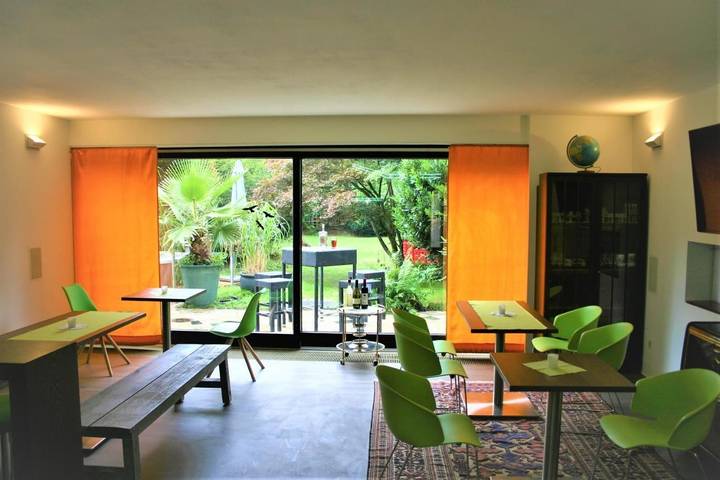 Ferienhaus für 5 Personen, mit Whirlpool und Terrasse sowie Garten und Pool in Oberhausen - 4