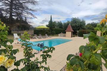 Gîte pour 5 personnes, avec jardin et piscine à Prigonrieux