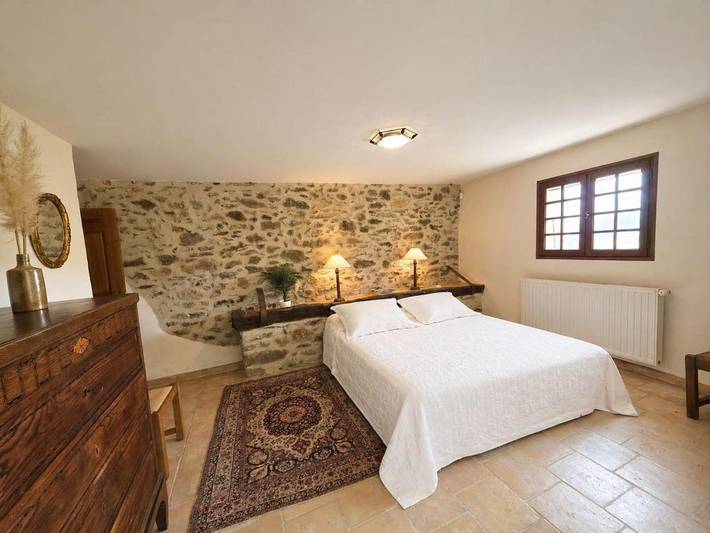 Location de vacances pour 6 personnes, avec Terrasse et Jardin ainsi que Piscine et Vue à Taulis