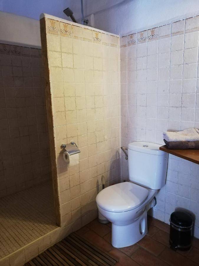 Chambre d’hôte pour 4 personnes, avec vue ainsi que piscine et jardin, animaux acceptés à Torroella de Montgrí - 4