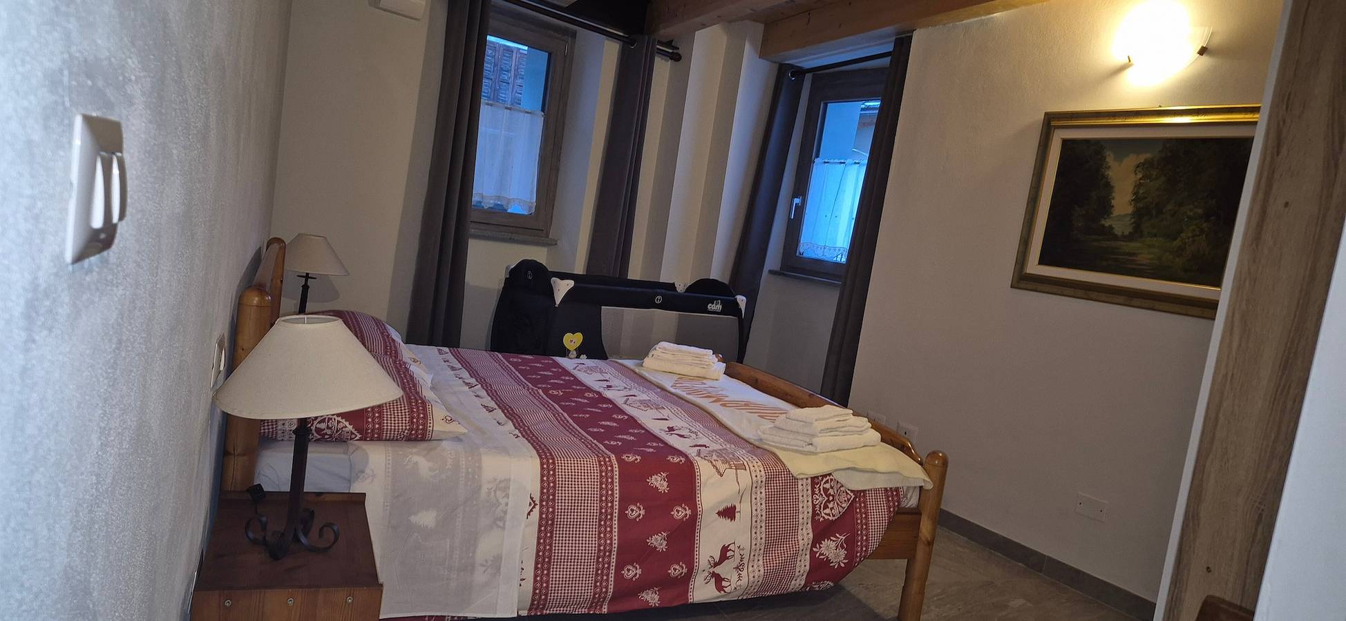 Entire apartment, Apartment '3' with Private Parking, Shared Garden, Central Morgex Location in Morgex, Comune di Morgex