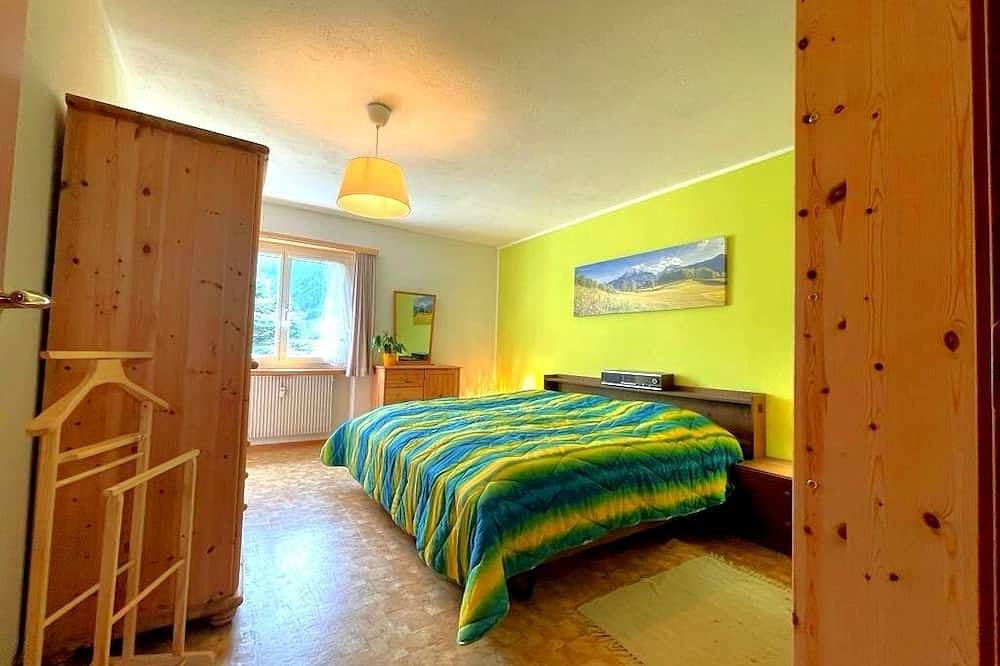 Ganze Wohnung, Spacious Apartment with 3 bedrooms, 2 bathrooms, kitchen and living room in S. Carlo (Poschiavo), Poschiavo