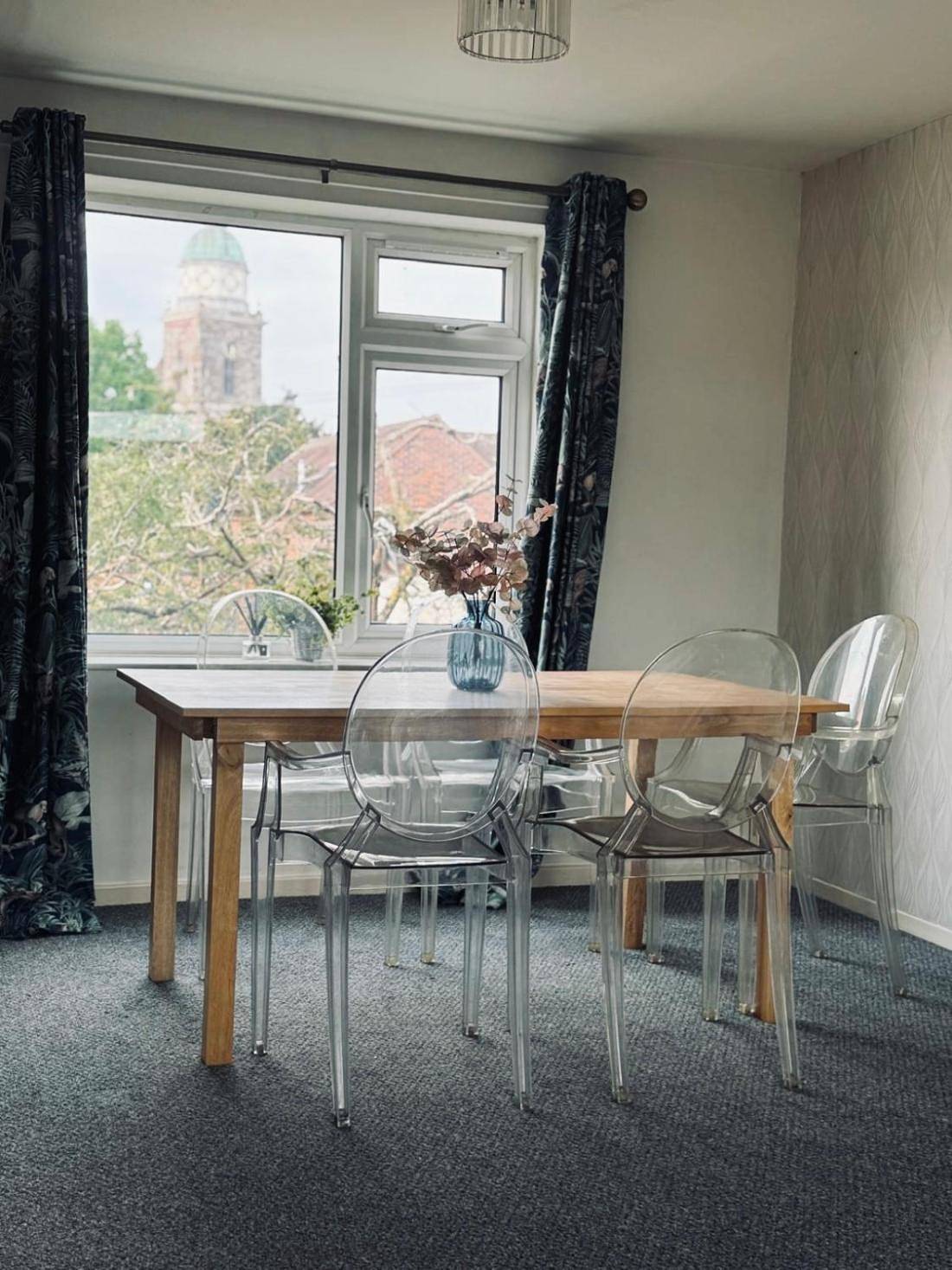 Entire apartment, Central Upton Upon Severn 2 bedroom property sleeps 6 in Upton-upon-Severn, Worcestershire