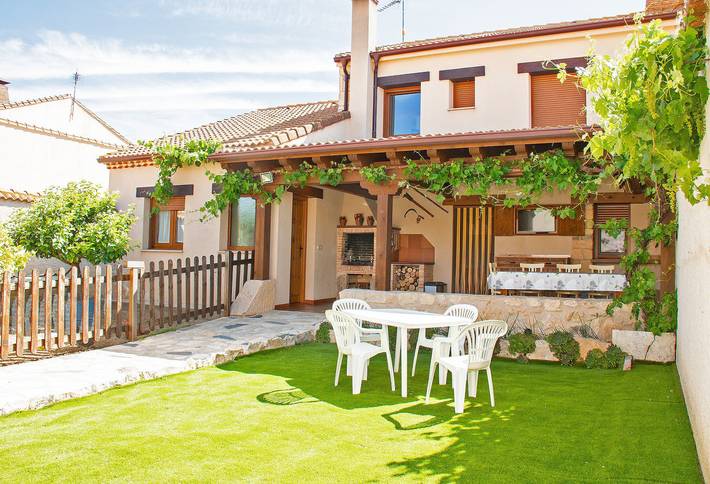 Casa rural para 10 personas, con Jardín