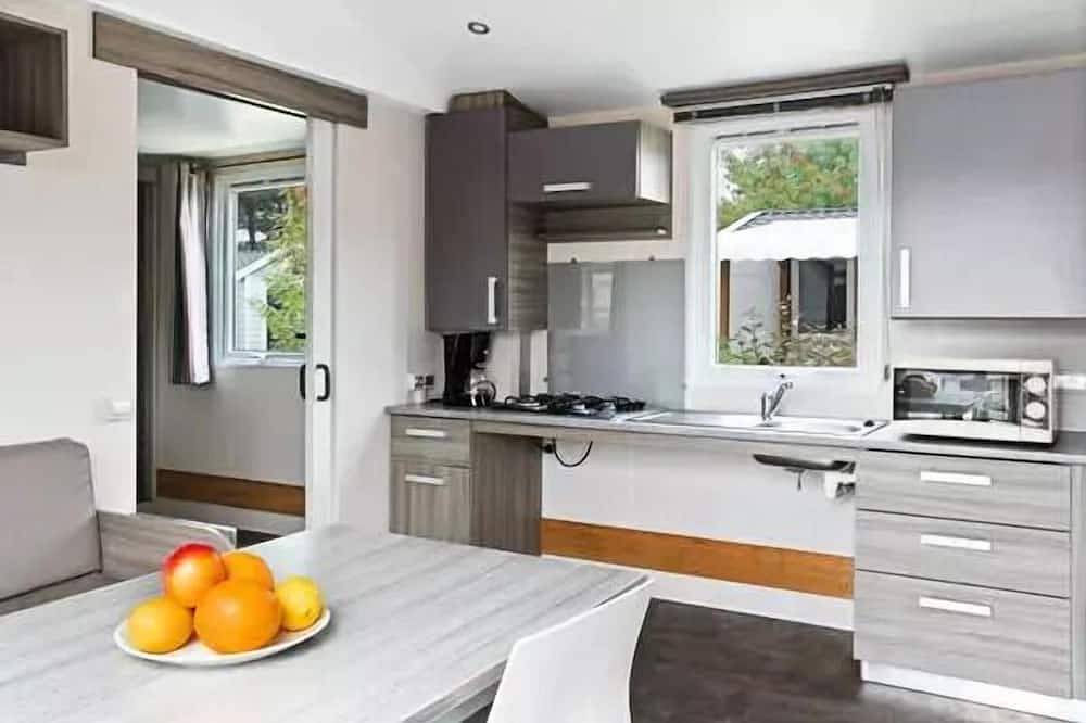 Mobil-home Pmr | Comfort | 2 Ch. | 4 pers. | Terrasse surélevée | A/C | Tv in Carry-le-Rouet, Côte méditerranéenne (France)