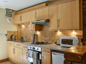 Log Cabin for 6 People in Swansea region, Photo 4