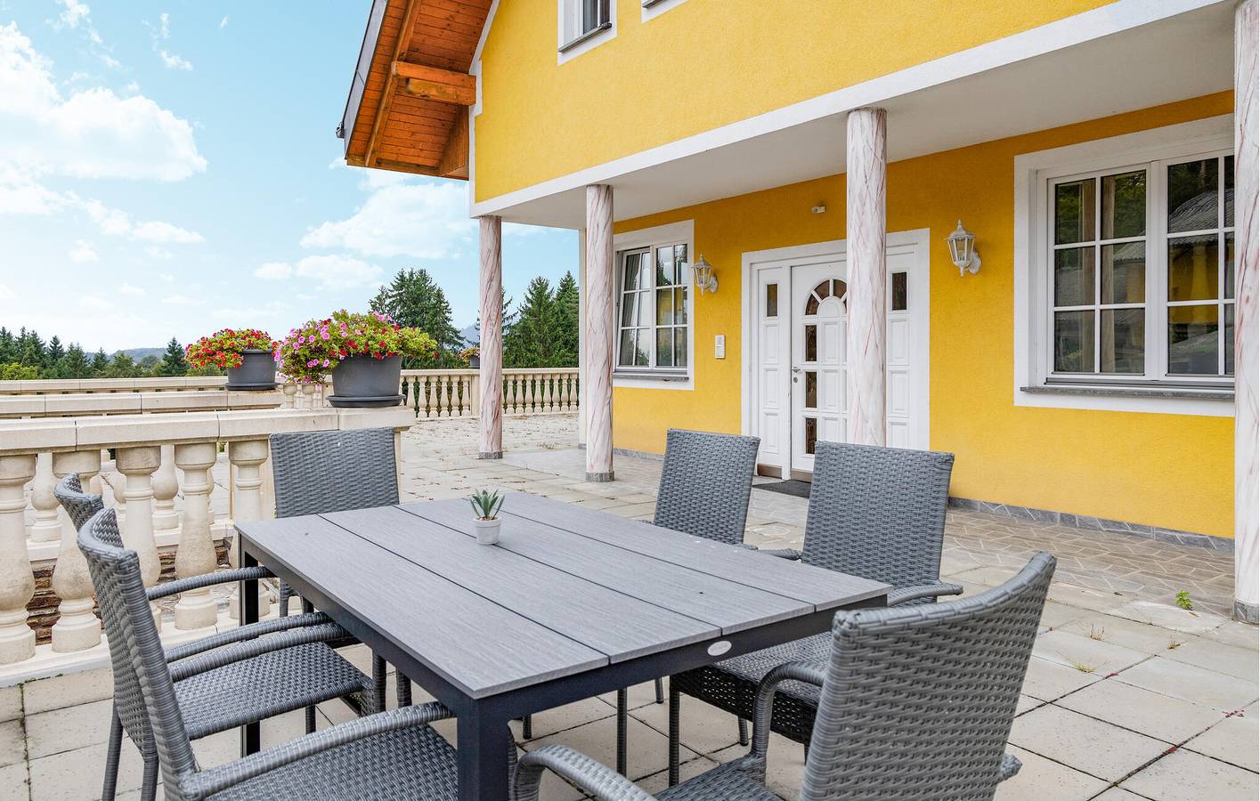 Entire holiday apartment, Holiday apartment for 4 people with terrace in Steirerland