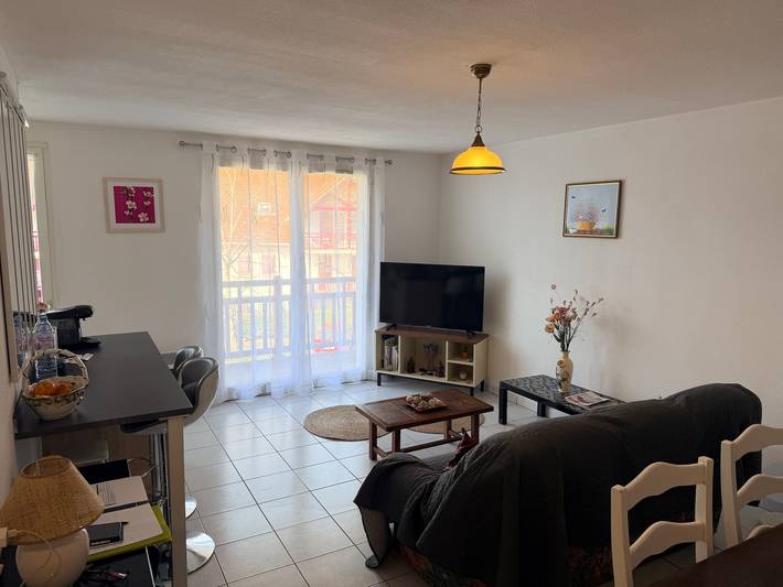 Ganze Wohnung, Appartement „T2 Les Mimosas“ mit Balkon in Salies-de-Béarn, Béarn