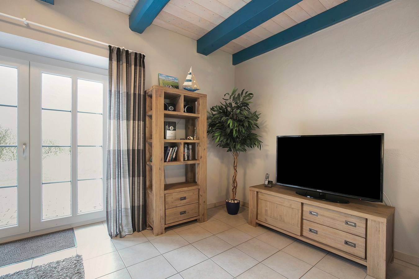 Entire apartment, Apartment "Seegarden" with Private Terrace, Shared Garden, and Wi-Fi in Pellworm, Nordseeküste