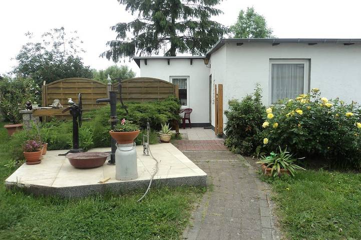 Ferienwohnung für 2 Personen, mit Terrasse und Garten in Fährdorf