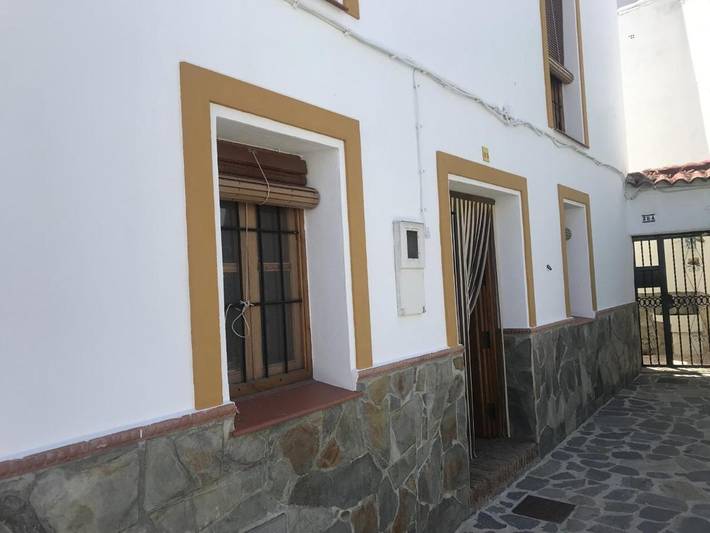 Apartamento para 6 personas, con Balcón y Terraza además de Jardín y Vistas en Yunquera