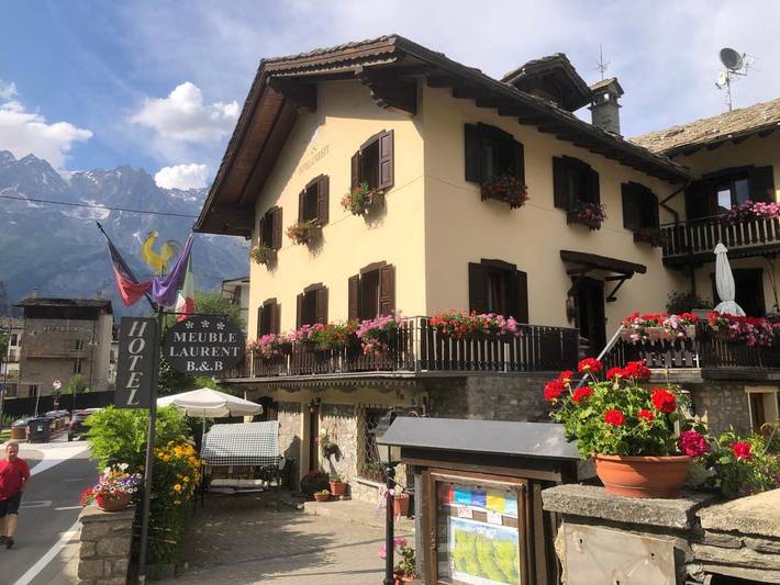Hôtel pour 3 personnes, avec sauna ainsi que jardin et jacuzzi