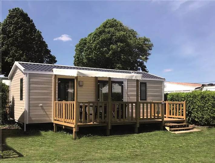Camping pour 4 personnes, avec piscine ainsi que sauna et terrasse à Saint-Georges-de-Didonne - 4