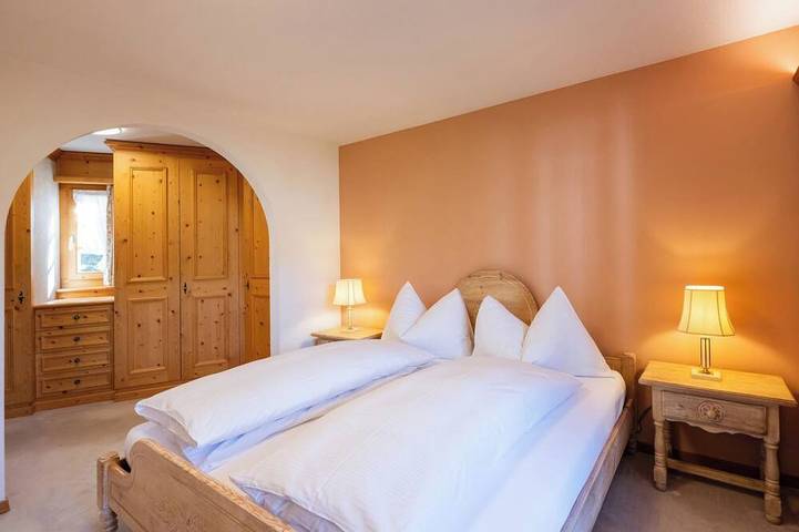 Ganze Wohnung, Bündastrasse 22 Og Appartement/Fewo, Dusche oder Bad, Wc 6 1/2-Zimmerwohnung in Flüelapass, Davos