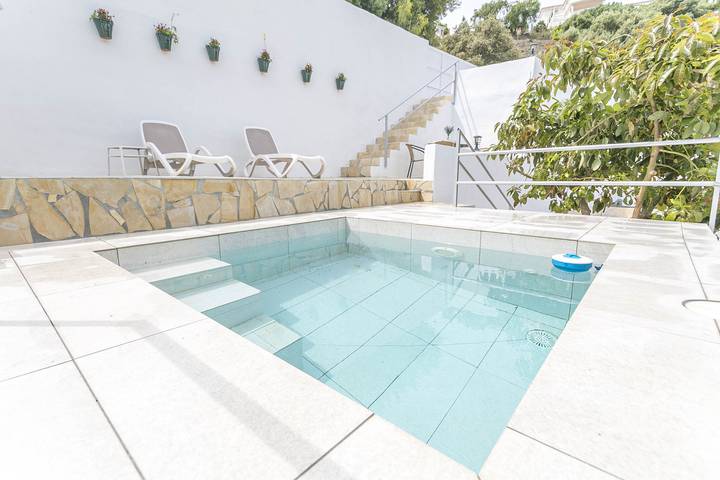 Finca für 4 Personen, mit Pool und Terrasse sowie Garten in Torrox
