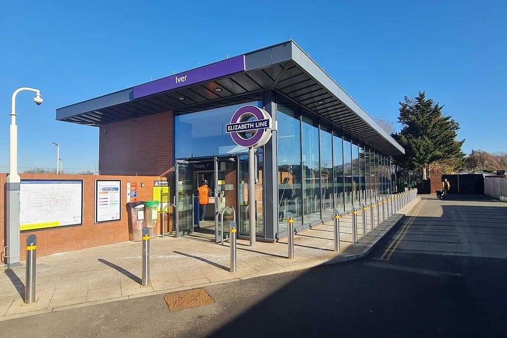 Room 2 - Bathurst Walk in Iver, Colne Valley Park