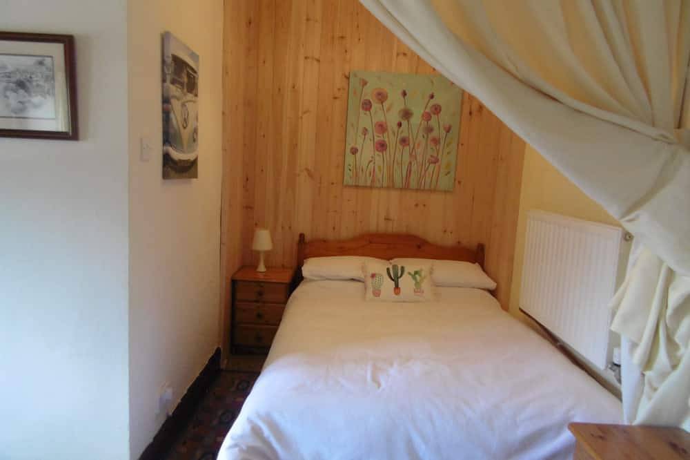 Bonne base centrale près de Peak District, 5 chambres, 3 douches, Wifi, Skytv, in Derbyshire