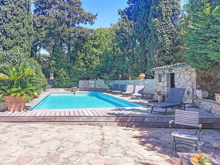 Location de vacances pour 10 personnes, avec jardin et terrasse, animaux acceptés à Le Plan-de-la-Tour - 3