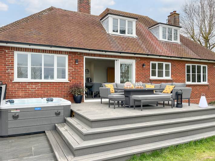 Vacation rental for 8 people, with Yard in Essex