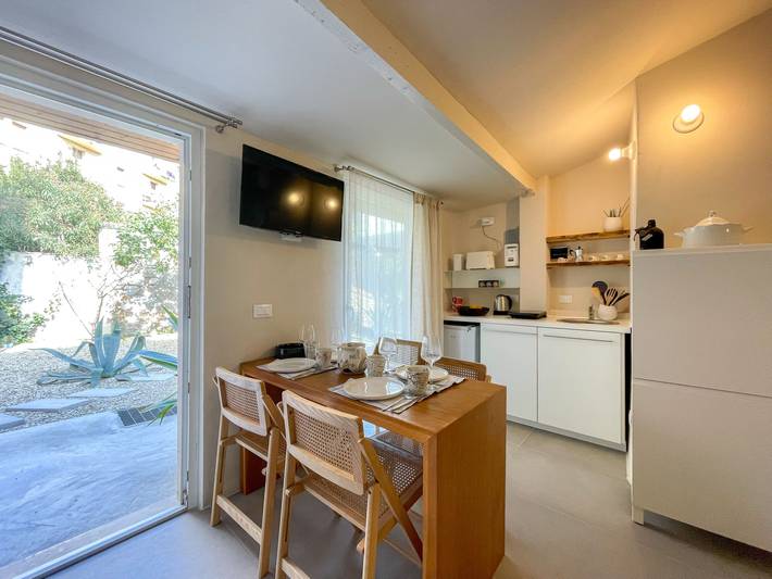 Ferienwohnung für 3 Personen, mit Terrasse und Garten in Imperia - 2