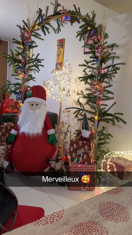 Appartement entier, One-Bedroom Apartment in Meyrargues, Région d'Aix-en-Provence