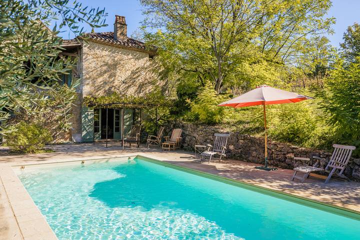 Gîte pour 10 personnes, avec piscine à Lacapelle-Cabanac