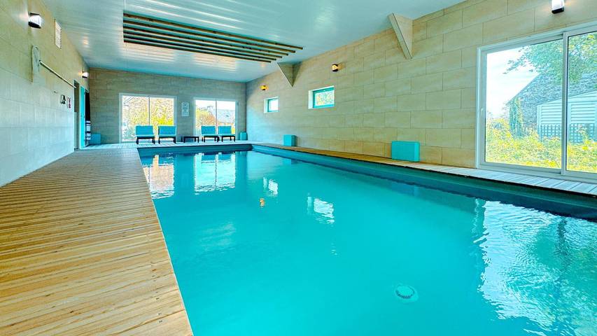 Location de vacances pour 4 personnes, avec piscine et jardin, animaux acceptés en Bretagne