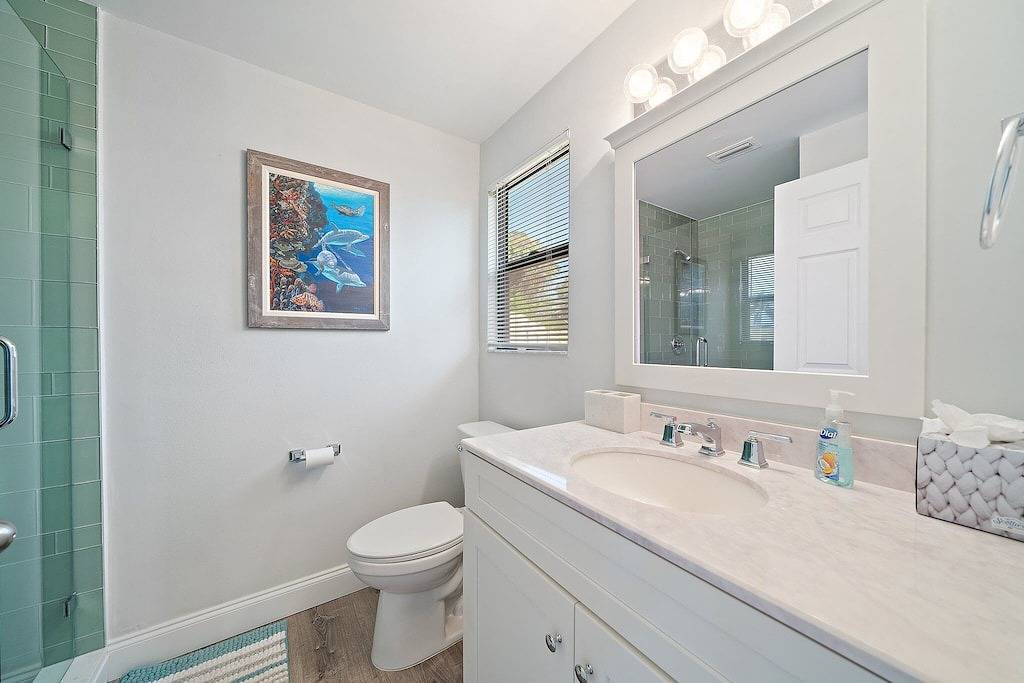 Ganze Wohnung, Newly Redone and furnished 2/2 condo that is walking distance to the beach in Jupiter, Palm Beach County