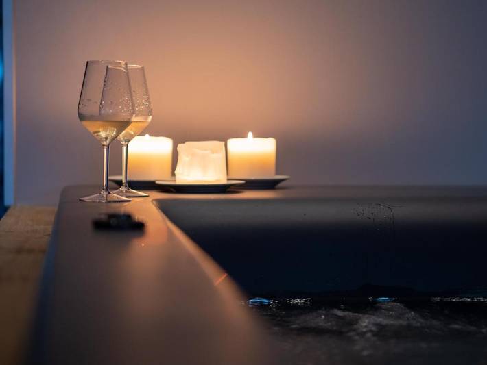 Apartamento de vacaciones para 3 personas, con piscina y balcón además de jacuzzi y sauna - 1