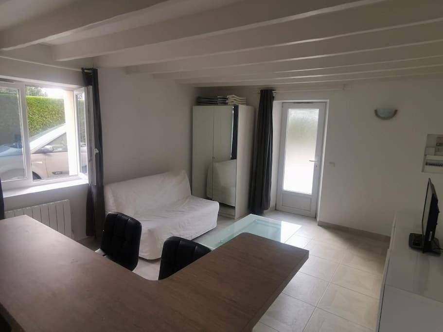 Appartement entier, One-Bedroom Apartment in Villeron, Val-d'Oise