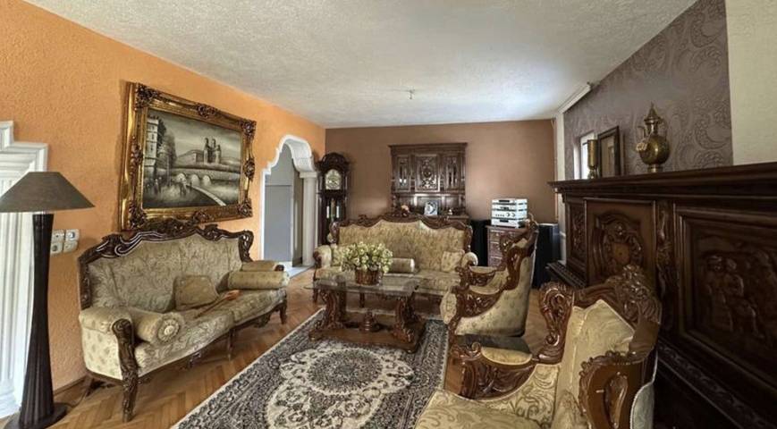 Villa für 3 Personen, mit Garten und Balkon in Kosovo