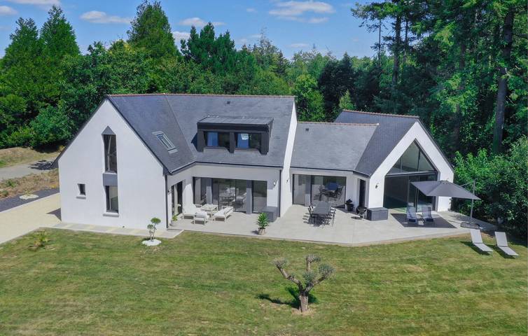 Holiday home for 8 people, with terrace and garden as well as pool - 1