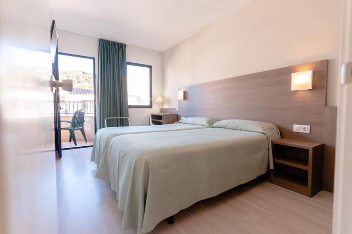 Apartahotel para 2 personas, con Balcón y Terraza además de Piscina y Vistas en Menorca