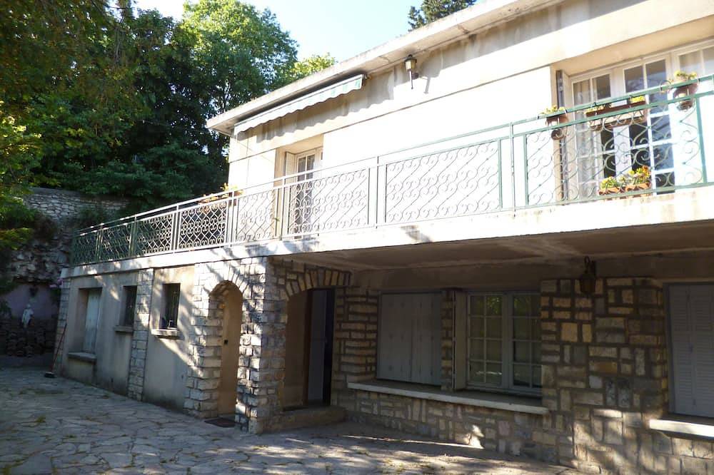 Charmante Wohnung mit Schwimmbad! in Nîmes, Nimes und Umgebung