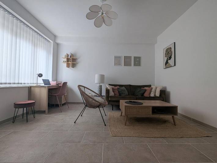 Location de vacances pour 6 personnes, avec vue et jardin à Montreuil-Poulay