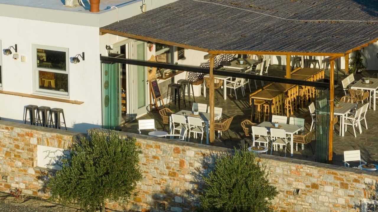 Cabin with Shared Bathroom in Syros
