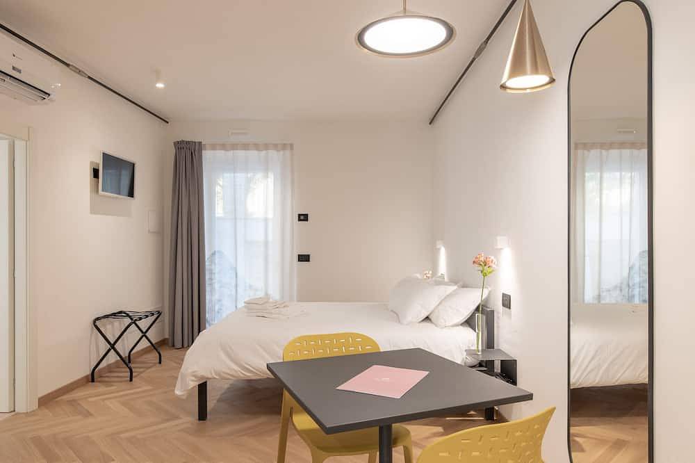 Ognissanti Suites - Sibilla Suite, suite with a double-bed and private bathroom in Fermo (Pueblo), Fermo