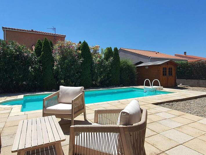 Location de vacances pour 8 personnes, avec terrasse et piscine à Brouilla - 2