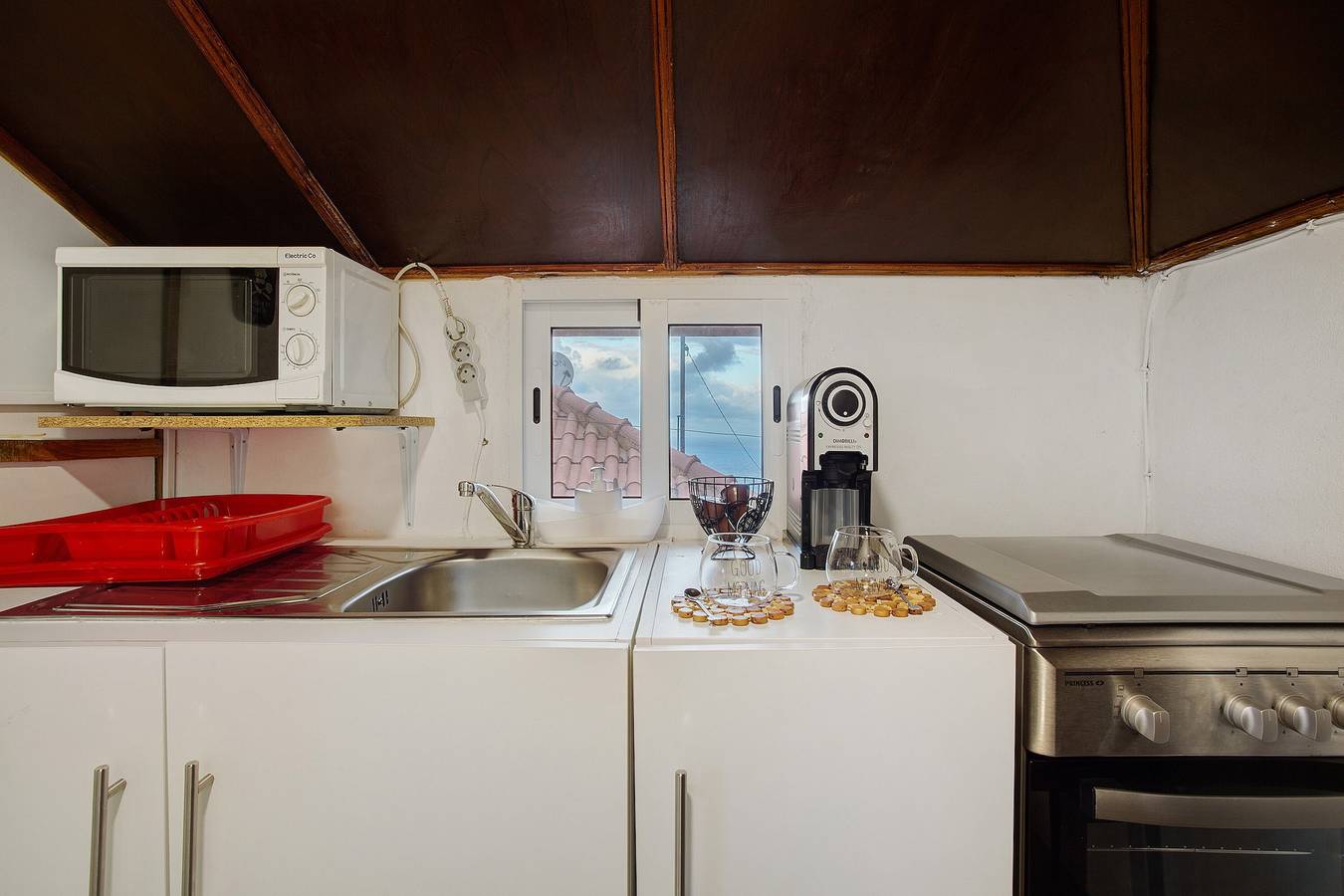 Chalet 'Luci's House' met Uitzicht op Zee, Privéterras en Wi-Fi, foto 6